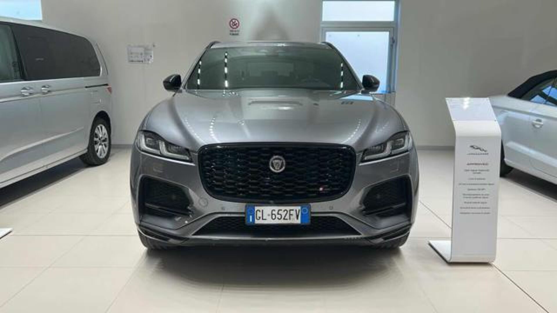 Jaguar F-PACE 2.0l - Grigio