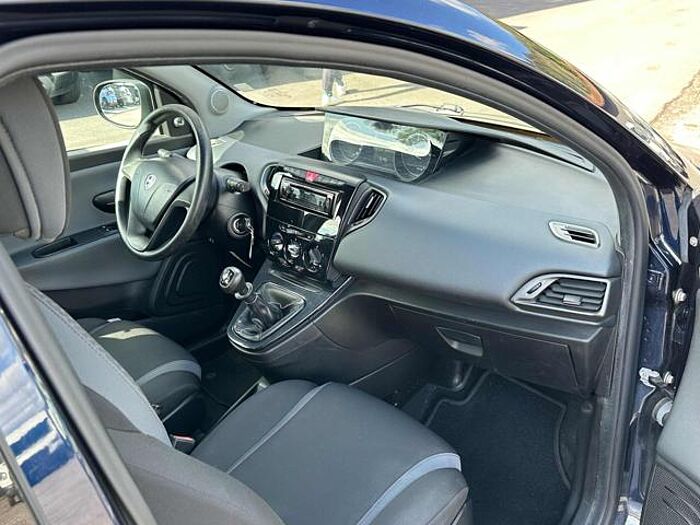 Lancia Ypsilon 1.2l