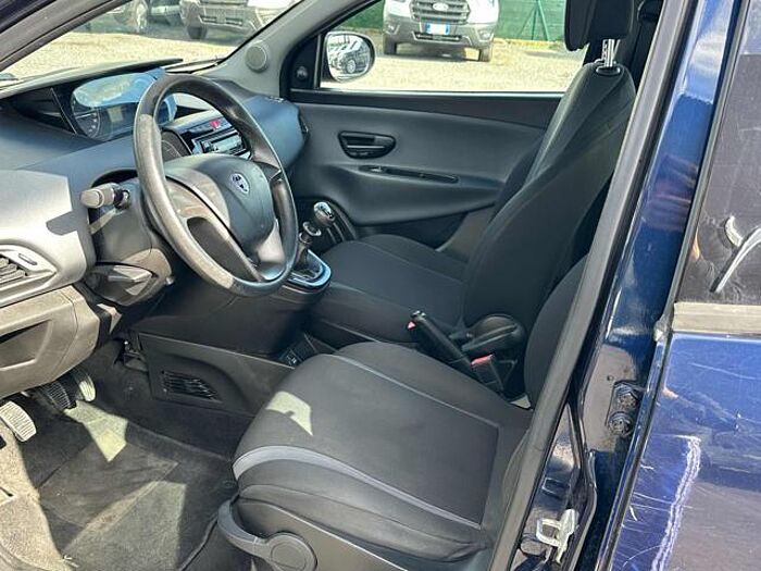 Lancia Ypsilon 1.2l