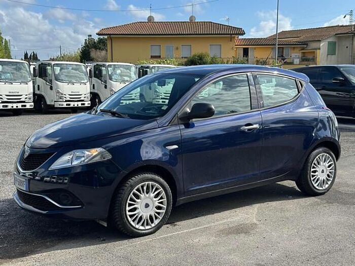 Lancia Ypsilon 1.2l