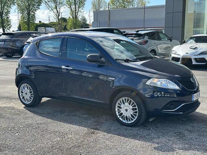 Lancia Ypsilon 1.2l
